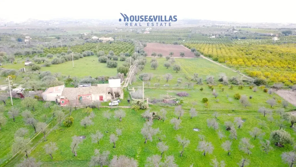 Õhuvaade - Rustic Property with Garden in Noto