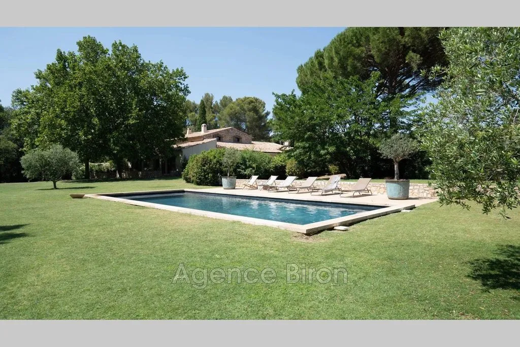 Piscine - Villa Luxueuse avec Piscine à Puyricard