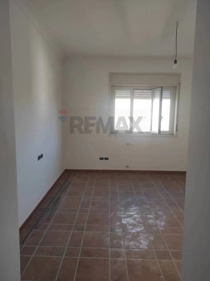 Pièces - Prestigious Apartment with Double Exposure in Favara