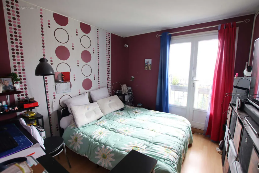 Camere da letto - Bright 2-Bedroom Apartment in Lucé