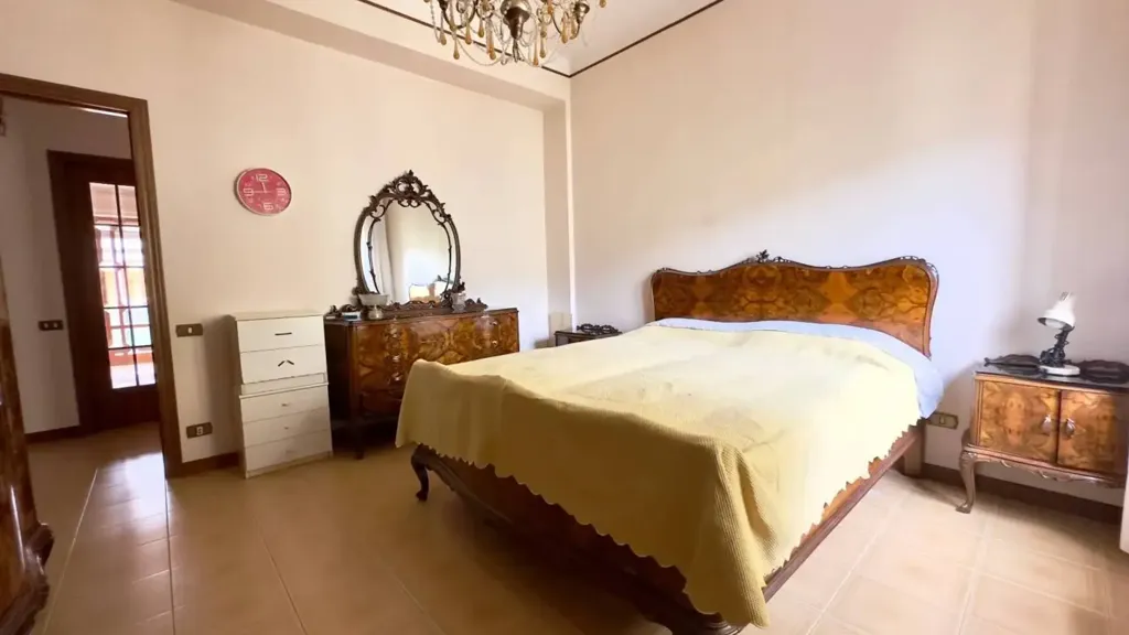 Chambres - Four-Bedroom Apartment with Balcony in Ancona