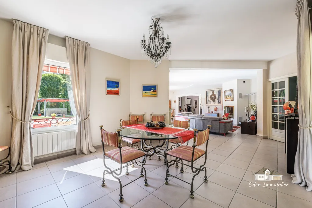 Söögituba - Luxury Villa with Pool in Saint-Sulpice-Et-Cameyrac