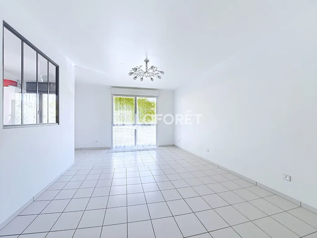 Stanze - 2-Bedroom Flat with Large Terrace in Central Location