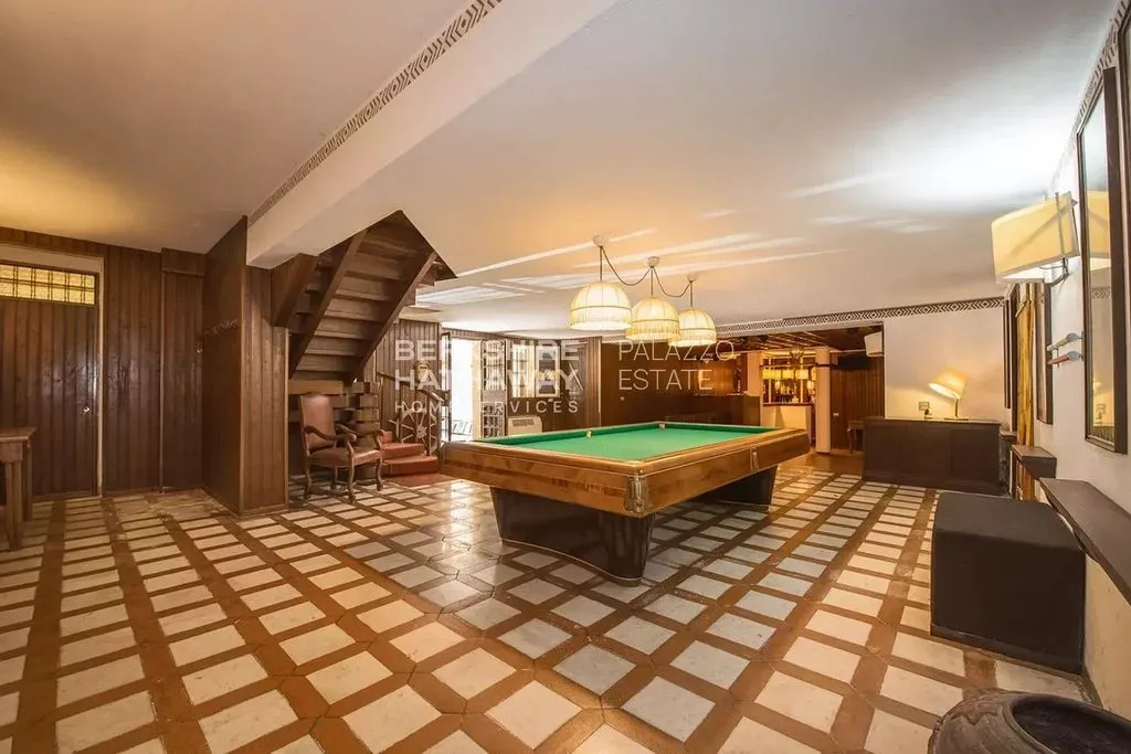 Pièces - Luxury Villa with Pool in Cassano Magnago