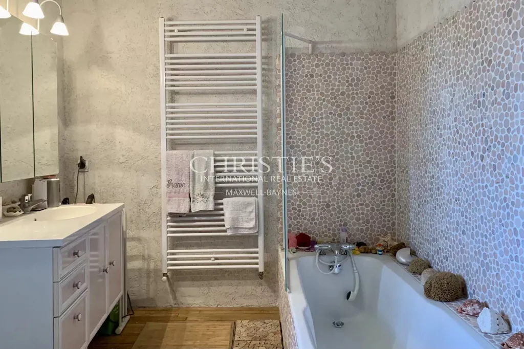 Bagni - Historic Manor with Courtyard in Tusson, Charente