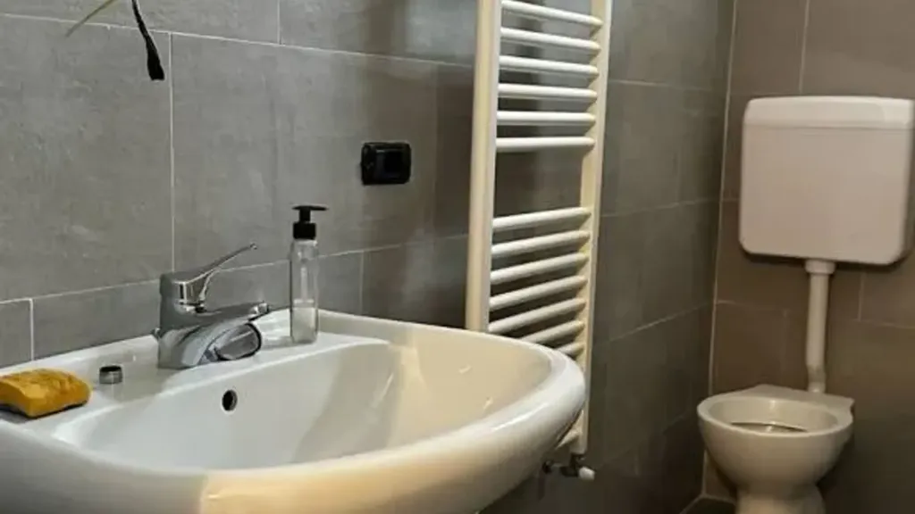 Salles de bain - Terraced House with Courtyard in Mortara