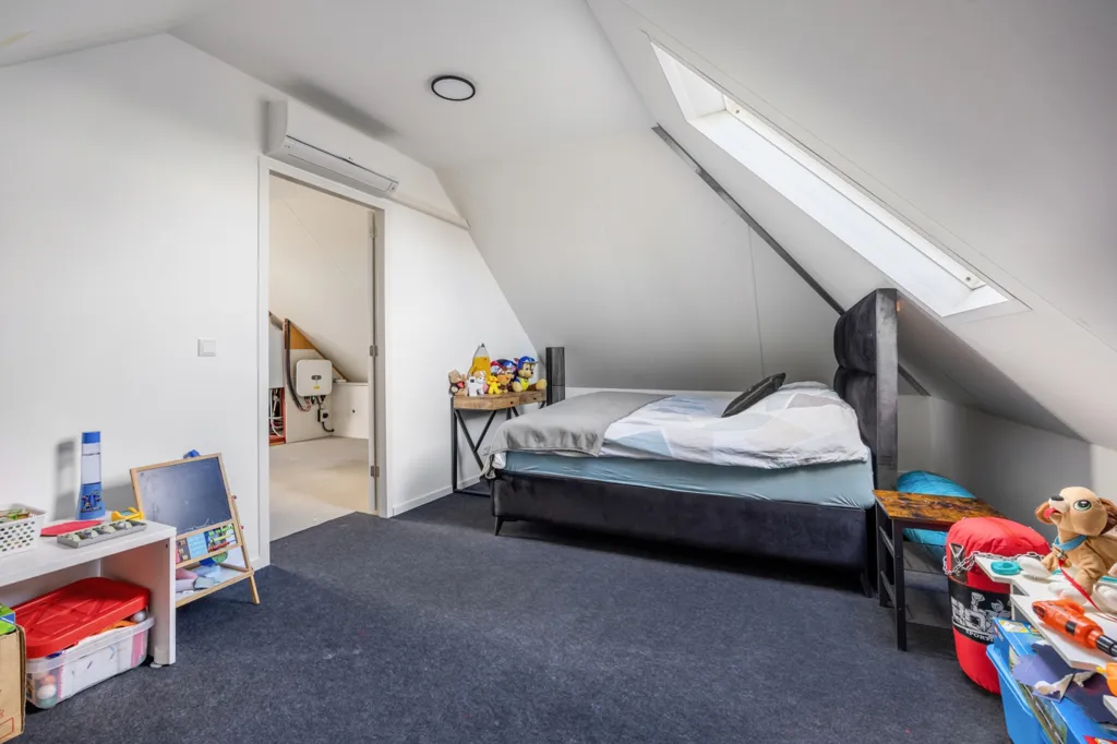 Magamistoad - Detached House with Business Hall in Breda