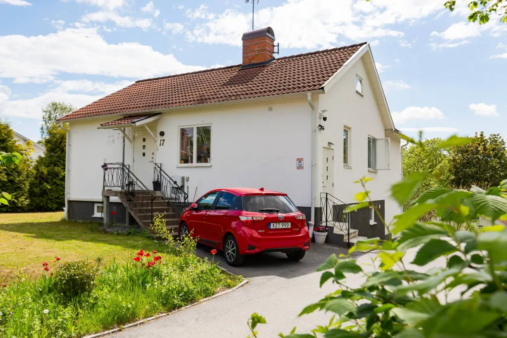 Exterior - Central Villa with Rental Potential in Märsta