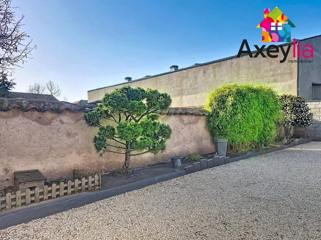 Jardin - Maison avec Terrasse et Terrain à Charlieu