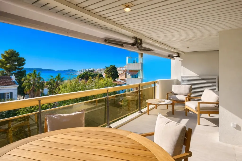 Balcone - Apartment with Sea View in Cannes