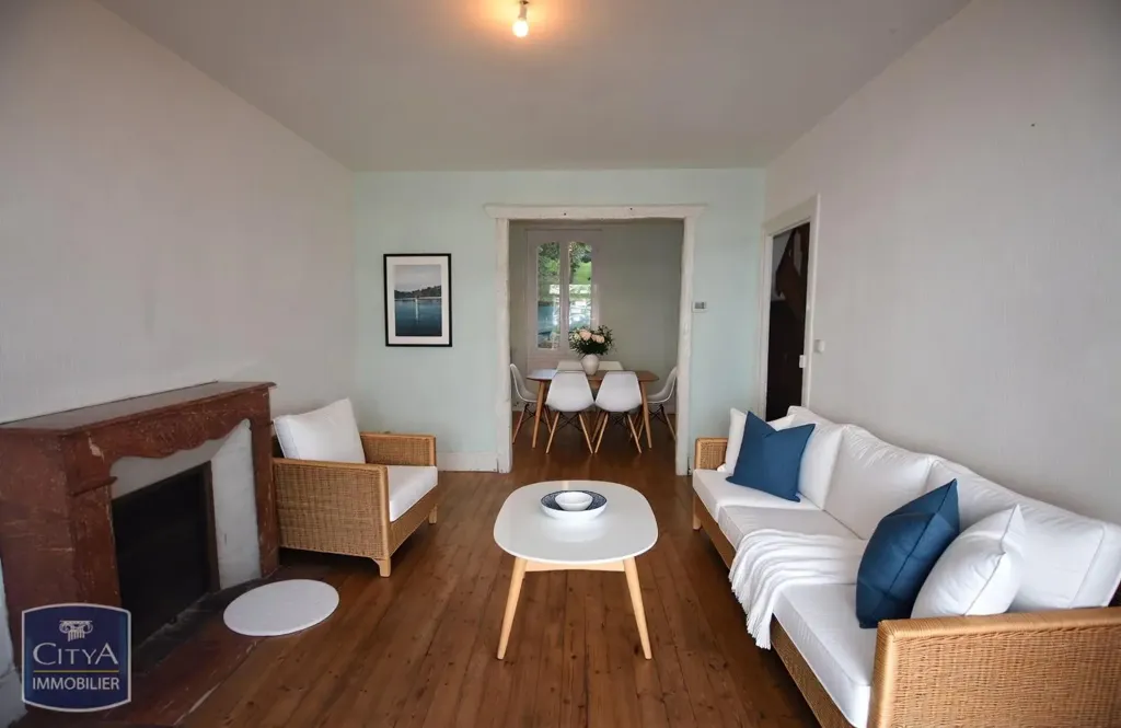 Elutuba - Charming Stone House with Patio in Agen