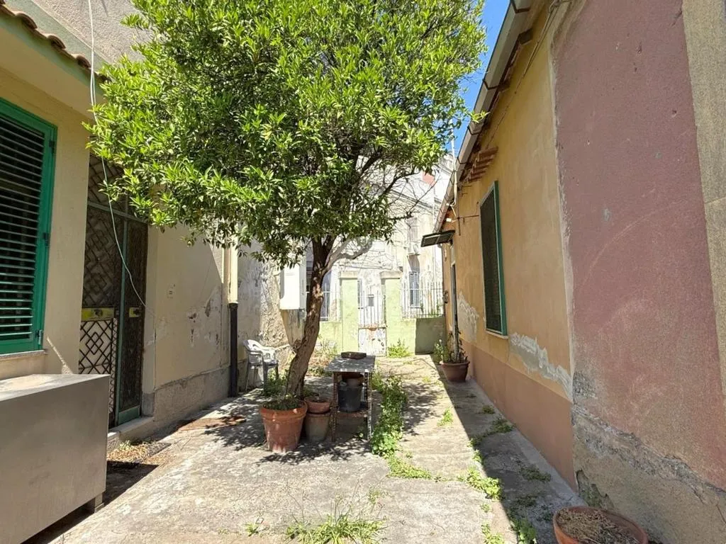 Aed - Independent House with Garden in Messina