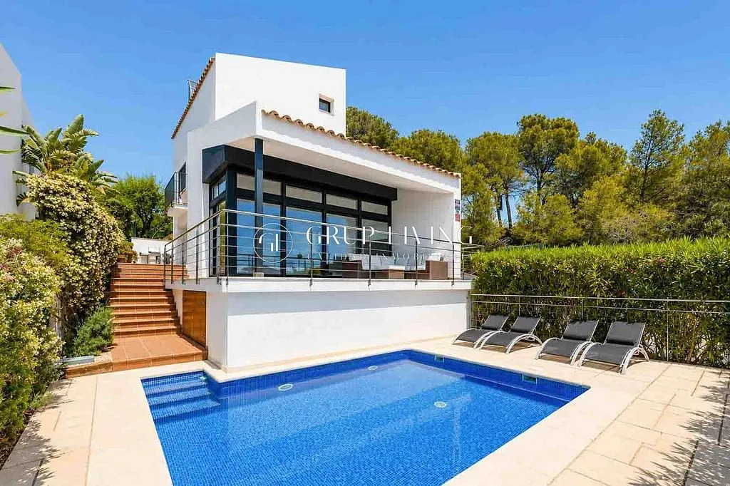 Bassein - Charm Villa with Pool in Vallpineda
