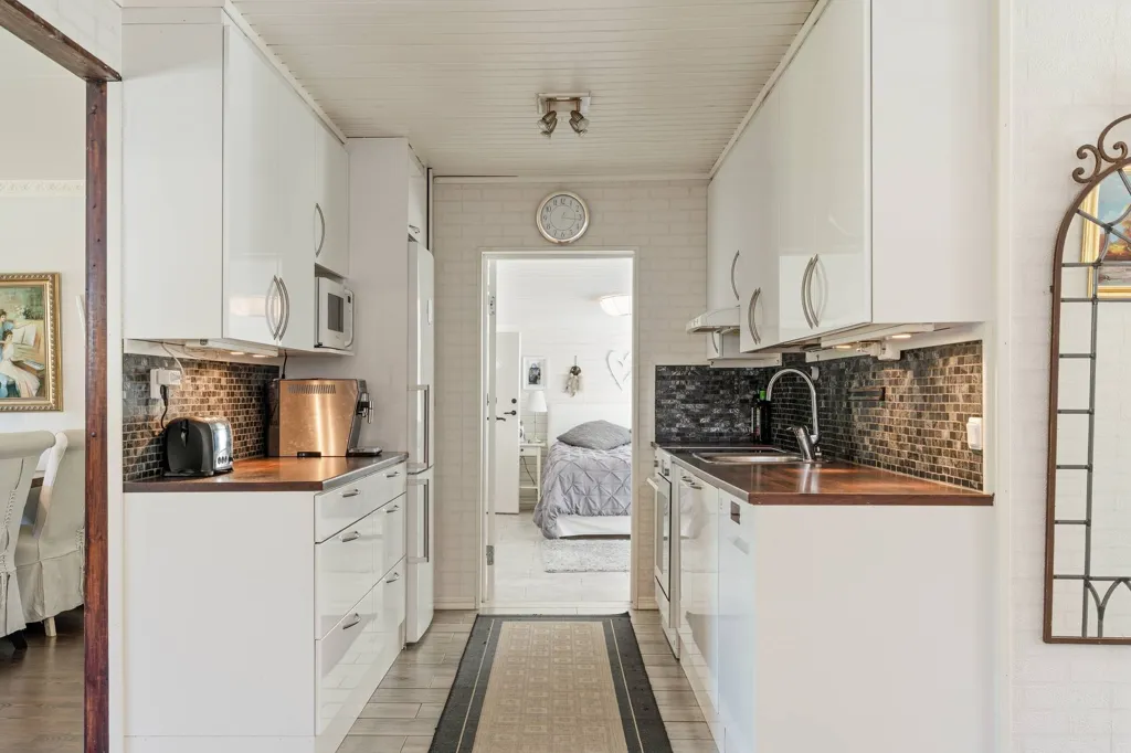 Cucina - Lake View Property with Multiple Houses in Nyköping