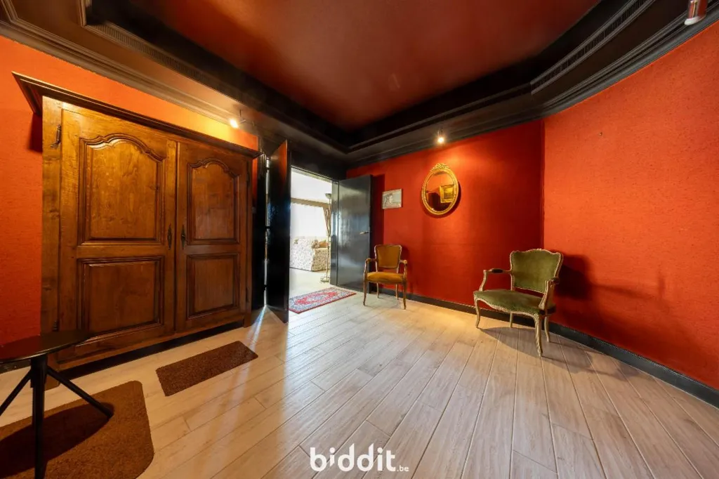 Esik - Characterful Apartment with View on Bd. Piercot