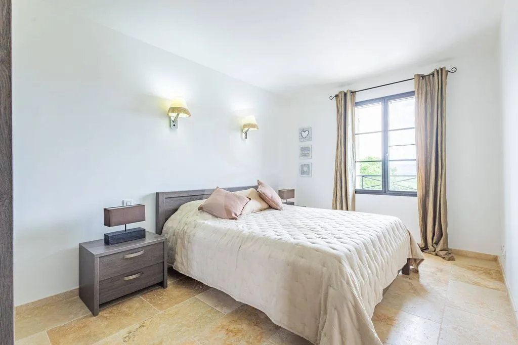 Chambres - Maison Luxueuse avec Vue Sud à Ménerbes