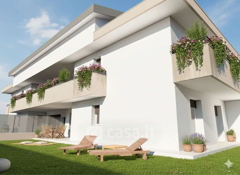 Modern Trilocale with Loggia in Inverigo Centre