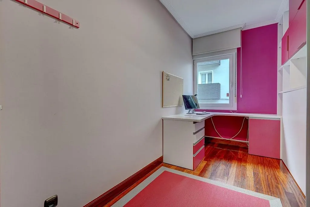 Kabinet - Spacious Flat with Views in San Roque