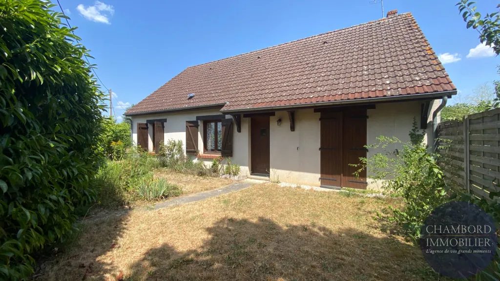 Aed - Contemporary Flat in Contres with Garden