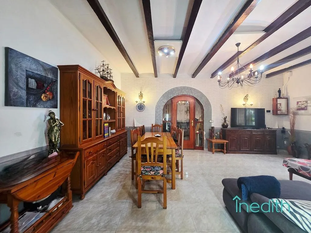 Salle à manger - Rustic House with Farmyard in Gavà