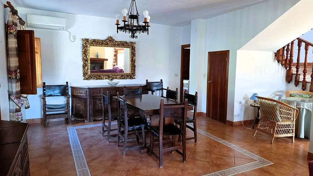 Söögituba - Rustic Chalet with Pool in Órgiva