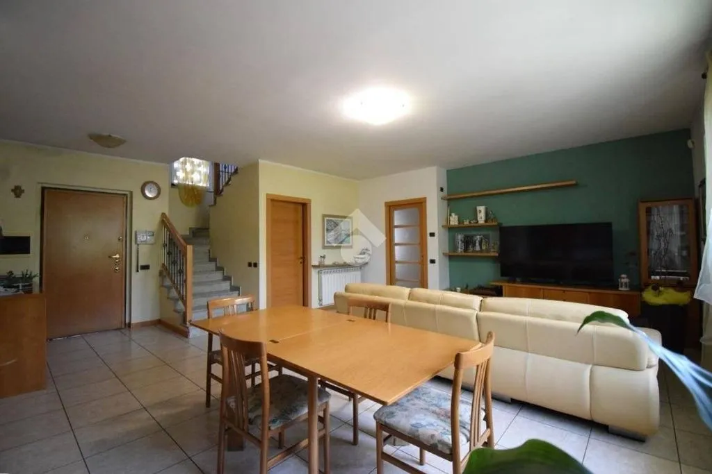 Dining Room - Luxury Villa with Private Garden in Brugherio