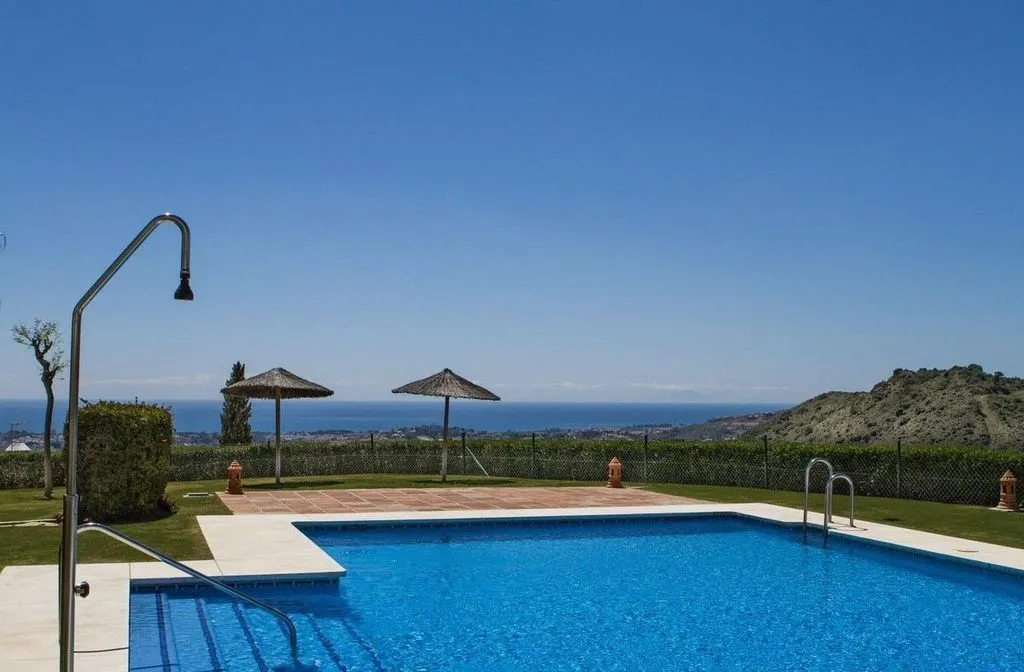 Bassein - Luxury Flat with Pool in Benahavís