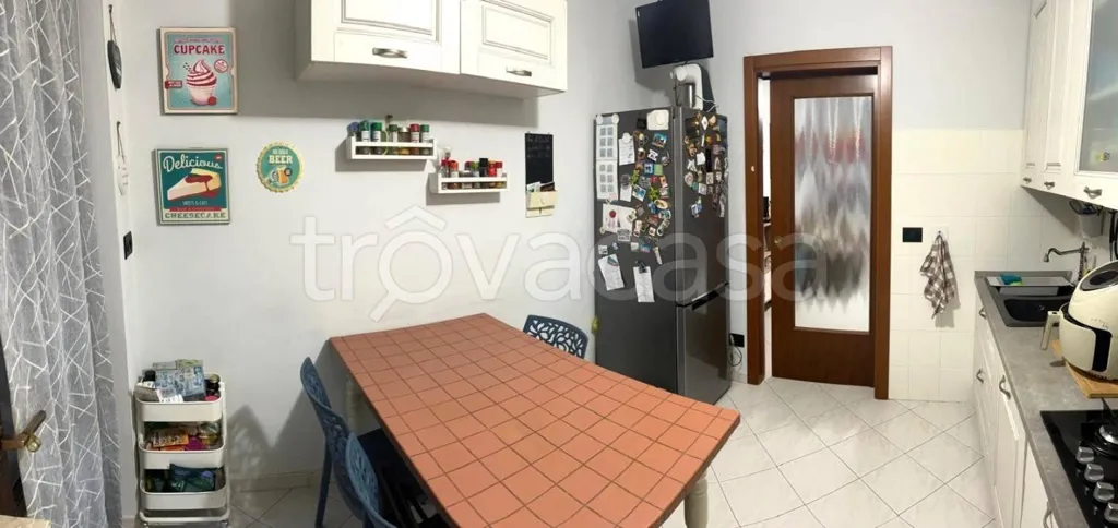Cuisine - Apartment with Balconies in Nichelino