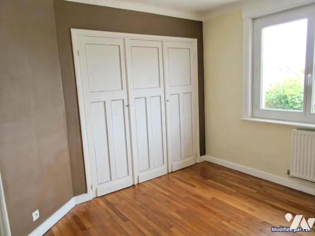 Chambres - Immeuble avec 2 Appartements au Centre d'Audruicq