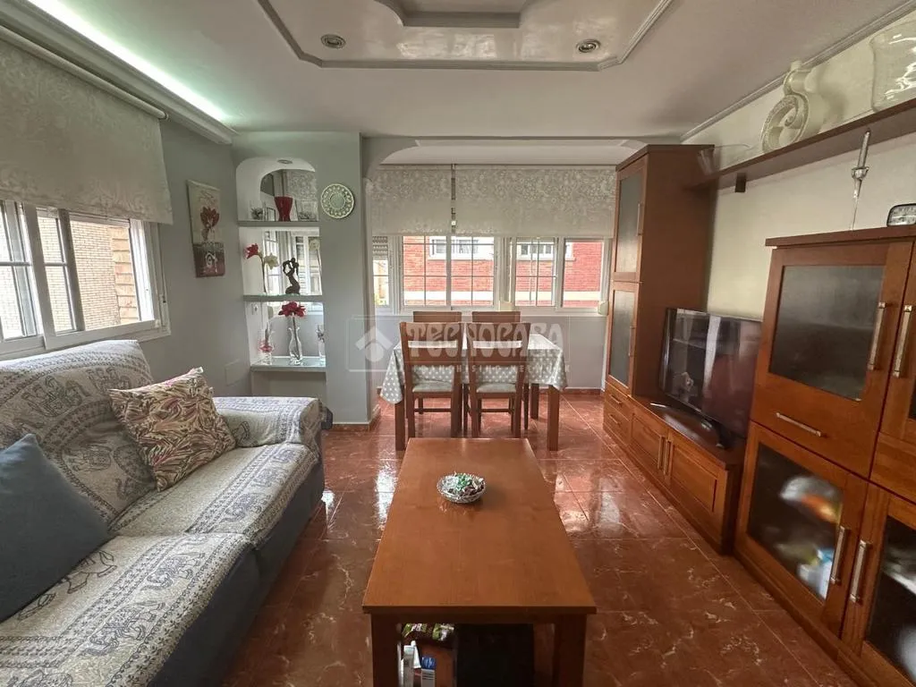 Elutuba - Reformed Flat with Balcony in Miraflores, Málaga