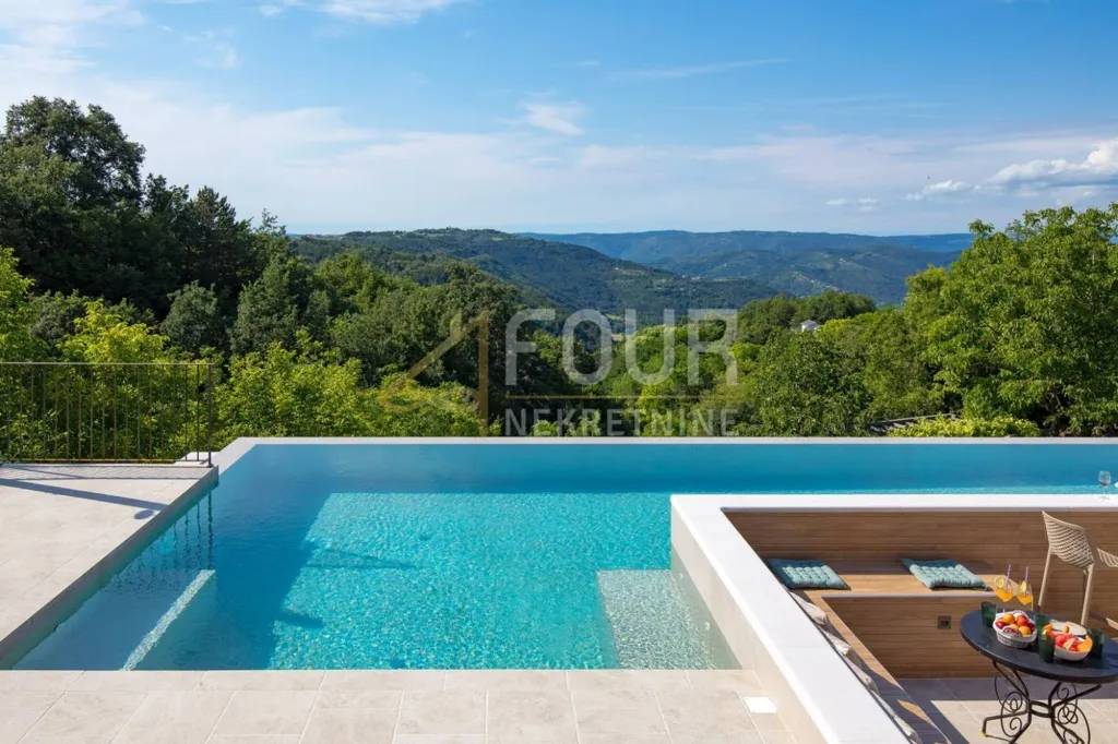 Pool - Luxury Villa with Infinity Pool in Pazin