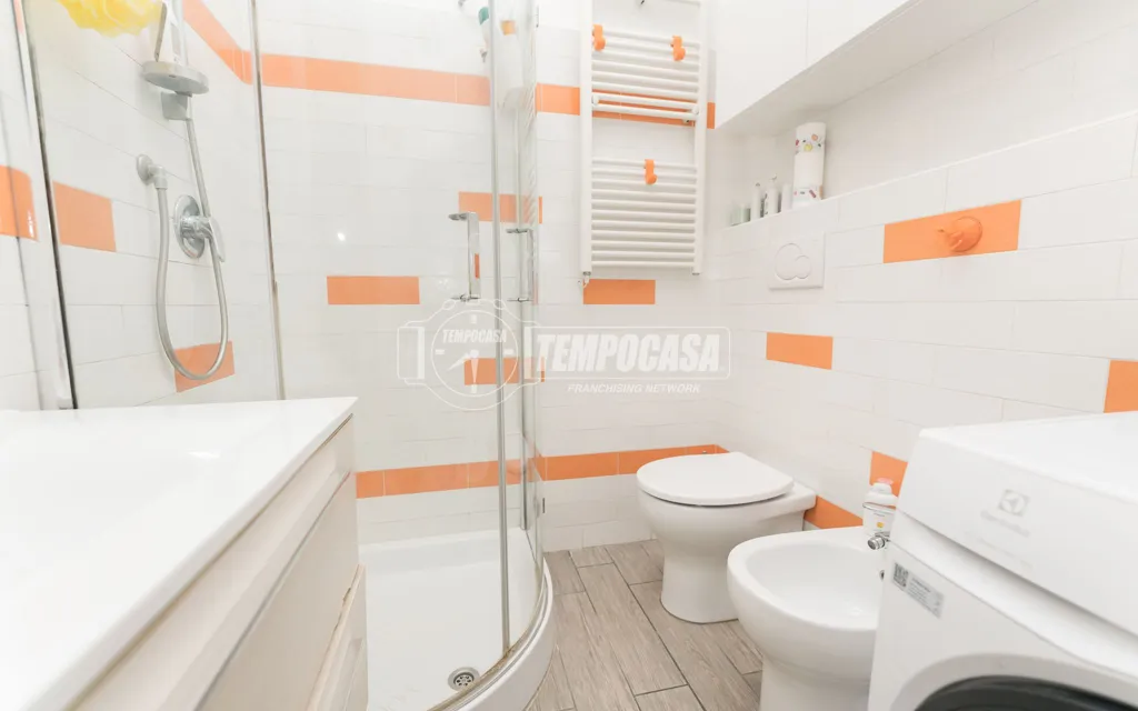 Salles de bain - Quadrilocale with Private Gardens in Milan
