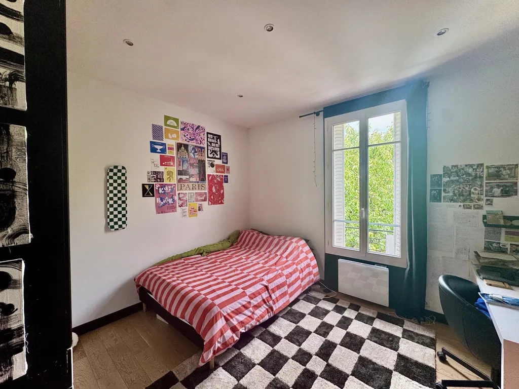 Chambres - Maison avec Terrasse au Calme à Suresnes