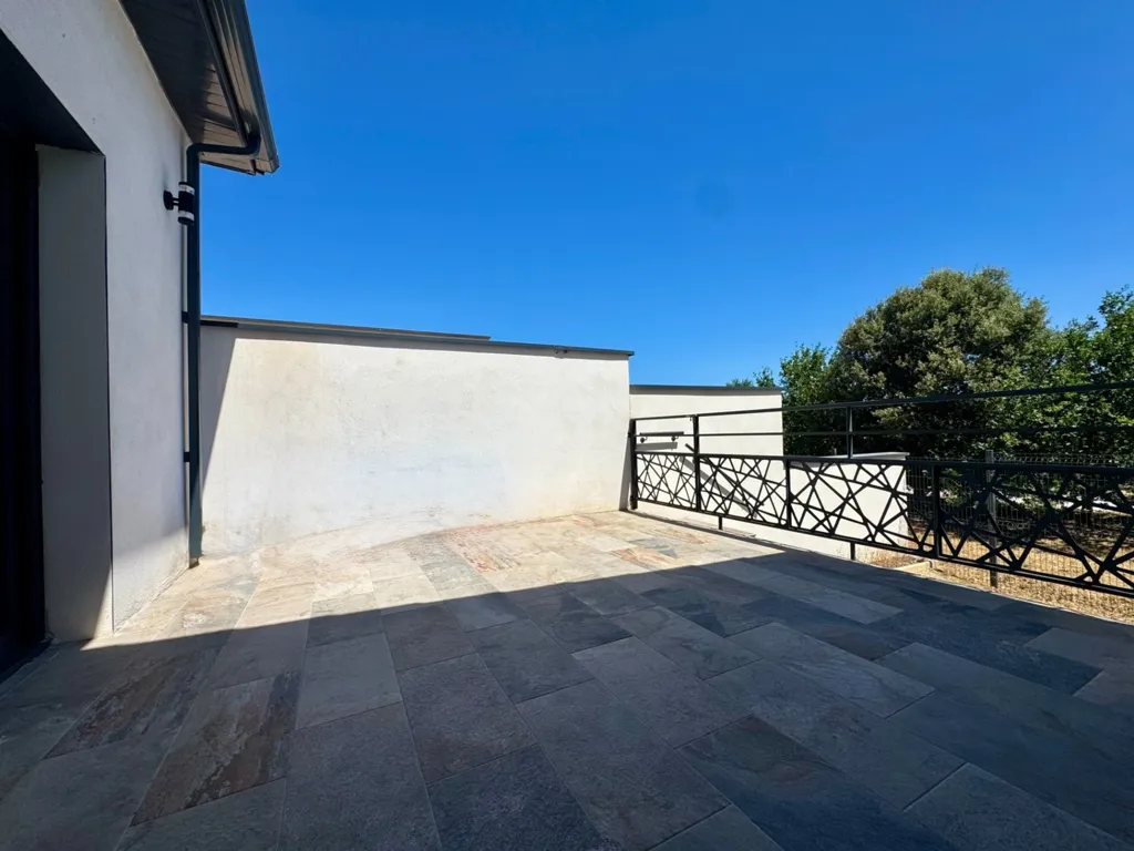 Terrazza - 5-Piece House with Terrace in Saint-Christol-lès-Alès