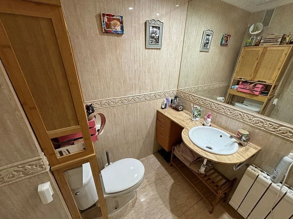 Salles de bain - Pared Chalet with Pool in Belvalle