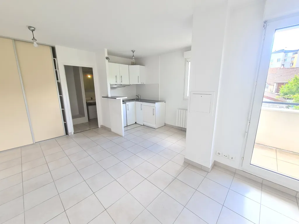 Köök - Studio with Balcony in Palaiseau