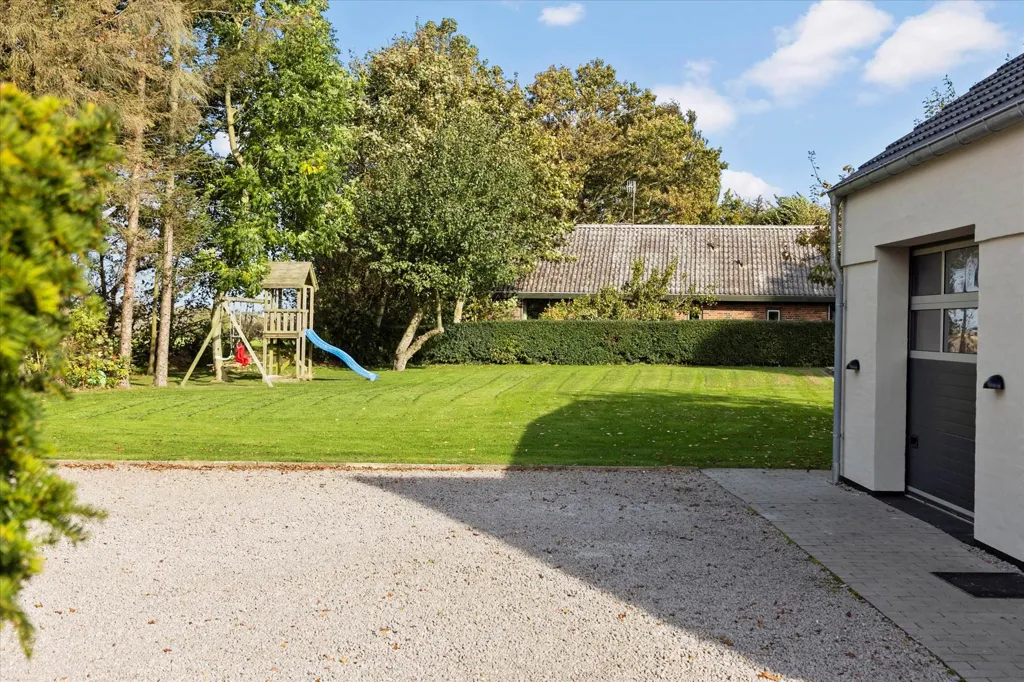 Jardin - 1942 Villa with Garden in Nykøbing M