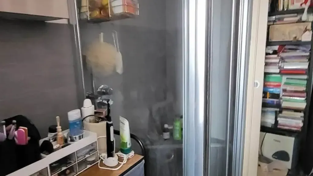 Salles de bain - 3-Bedroom Apartment with Balcony in Milan