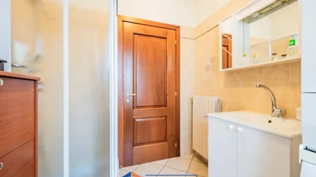 Salles de bain - Recently Built Apartment with Terrace in Monforte D'Alba