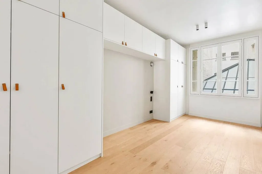 Pièces - Appartement Rénové avec Ascenseur à Paris
