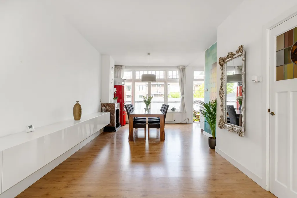 Dining Room - Galerie Flat with Balcony in Blijdorp