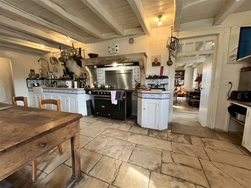 Cuisine - Maison avec dépendance et jardin à Brion