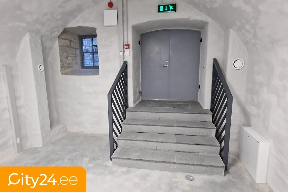 hallway_entrance