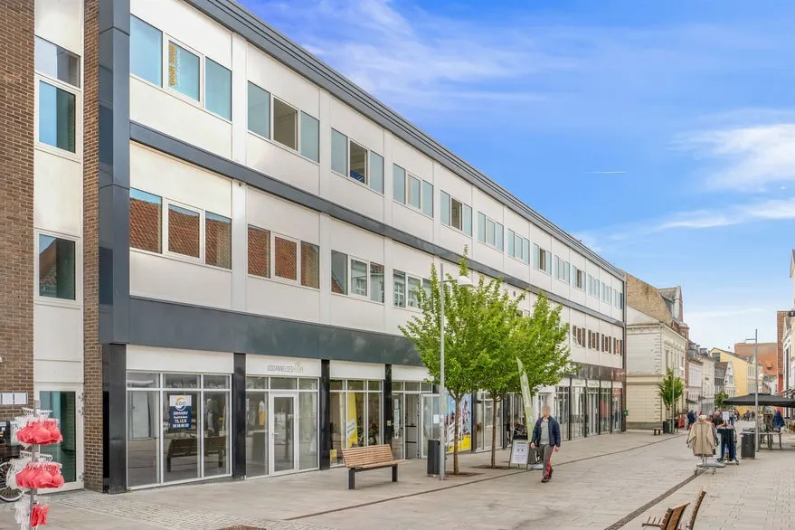 Välivaade - Office Space with Large Windows in Sønderborg