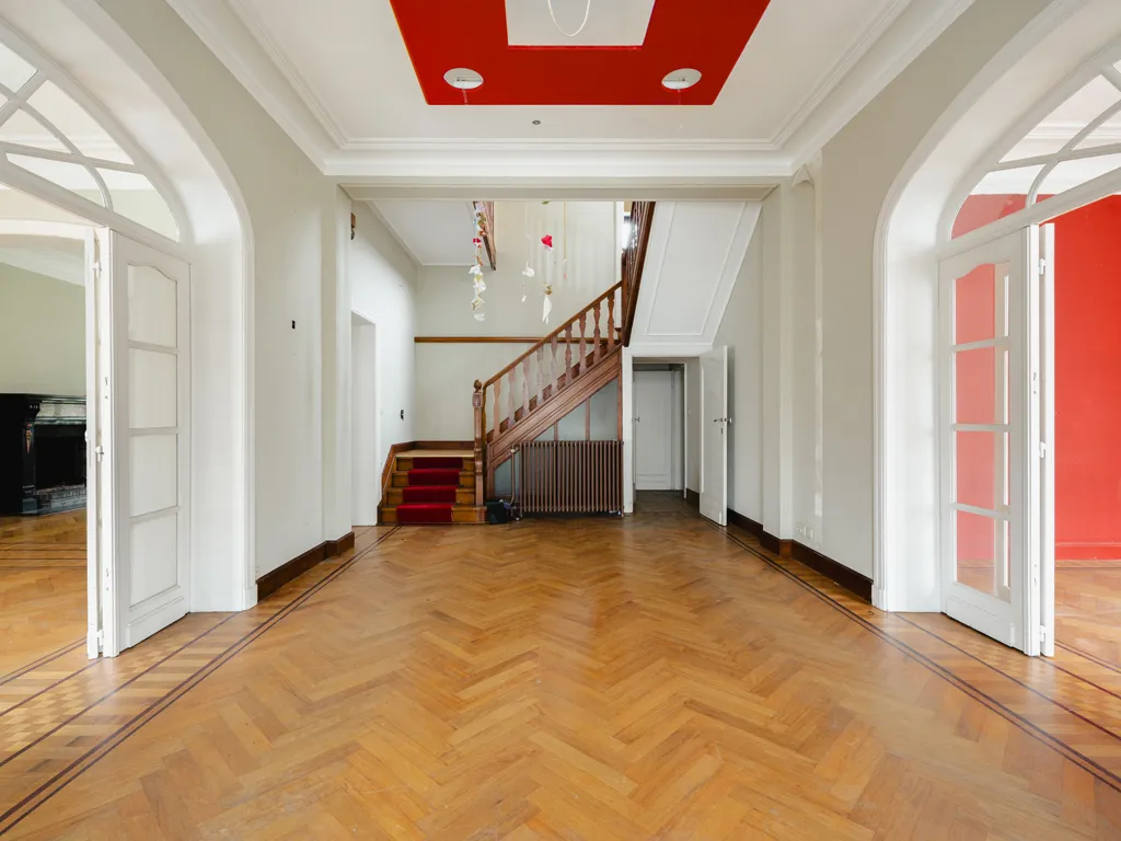 hallway_entrance