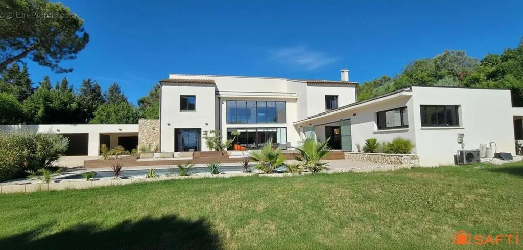 Villa Contemporaine avec Piscine à Pujaut