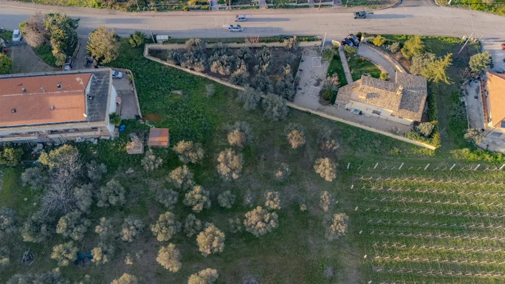 Vue aérienne - Buildable Plot with Access in Monteodorisio