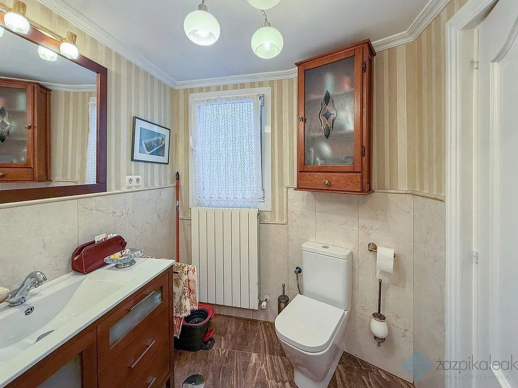 Bagni - Apartment with Balcony in Bilbao's Casco Viejo