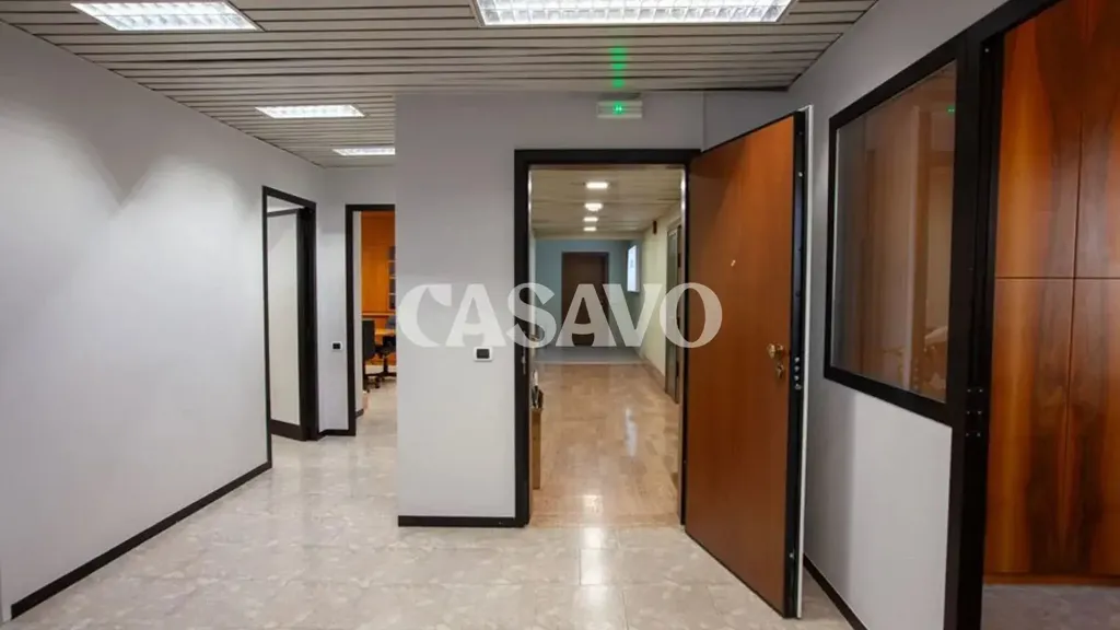 Esik - Dual-Use Apartment with Panoramic Terrace in Milan