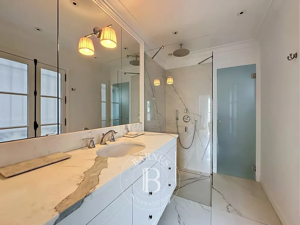 Bagni - Luxury Apartment with Balcony in Paris 7th